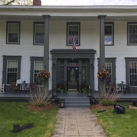 Brookside Inn At Laurens Экстерьер фото