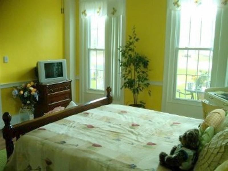 Brookside Inn At Laurens Экстерьер фото