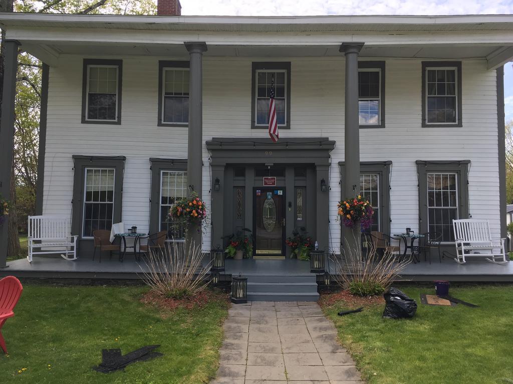 Brookside Inn At Laurens Экстерьер фото